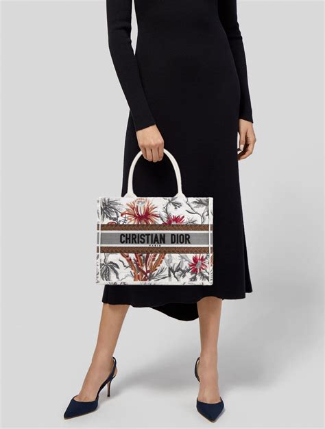 dior book tote fall 2020